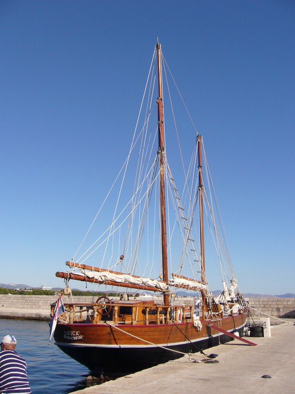 Vodice ACI kikötőben — Ibex