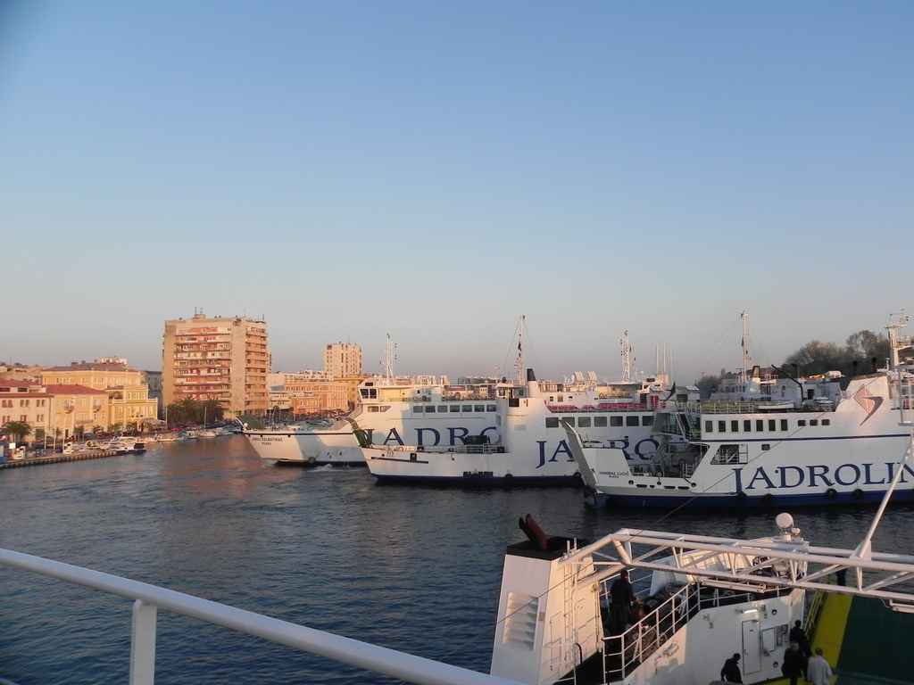 Ibex költöztetése Veli Rat-ra — Ibex