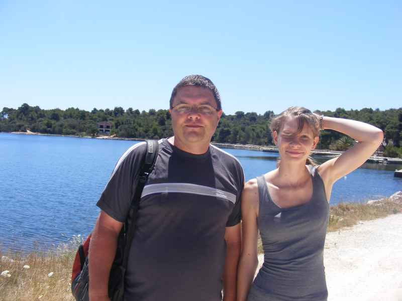 A lányok először Veli Rat-on — Ibex