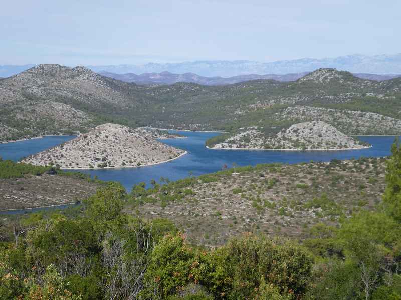 Munka és nyaralás Veli Rat-on — Ibex