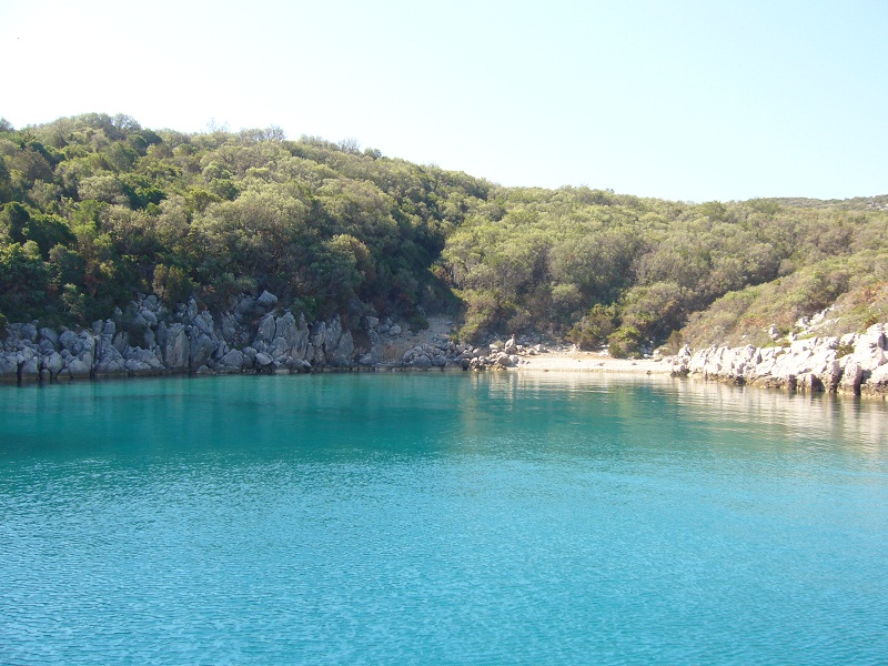Osorral szemben, Losinj szigeten a horgonyzó öblöm.