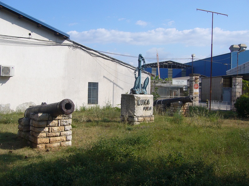 Pulai kikötő.